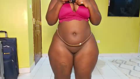 Snapshot of curvey_vee chatting on 02.16.26 virginia online show from 02.16.26