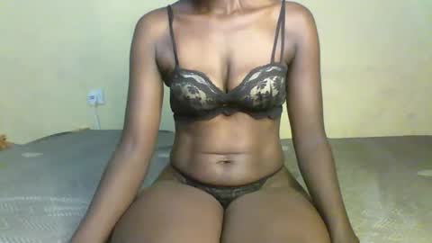 Snapshot of curvious_lilah chatting on 12.20.25 curvious lilah online show from 12.20.25