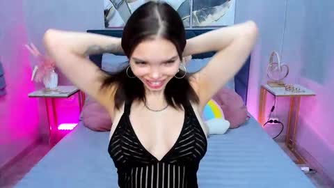 Snapshot of curvy_dynamite chatting on 01.12.26 Sammy online show from 01.12.26