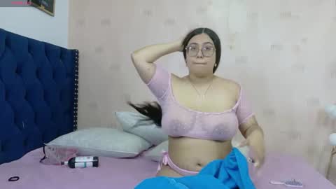 Snapshot of curvybuffgirl chatting on 07.20.26 Michel online show from 07.20.26