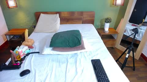 Snapshot of curvyebonyy_ chatting on 12.14.24 Danna online show from 12.14.24