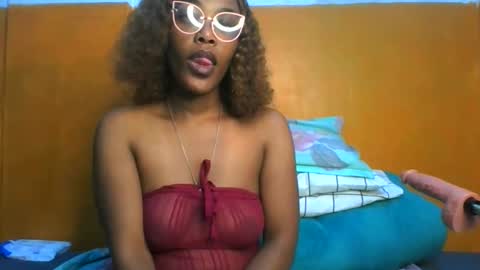 curvylyin online show from 04.07.26