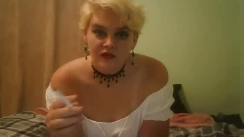 Snapshot of curvymom2025 chatting on 11.24.25 curvymom2025 online show from 11.24.25