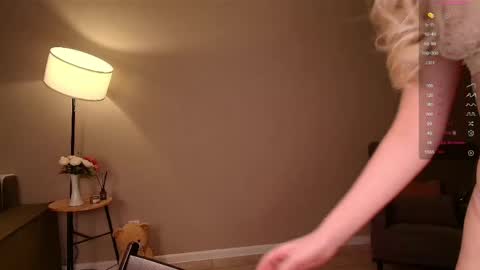 Kira  online show from 04.19.26