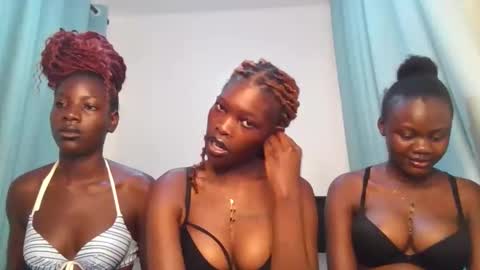 Snapshot of cute_angel11 chatting on 02.26.26 angel online show from 02.26.26