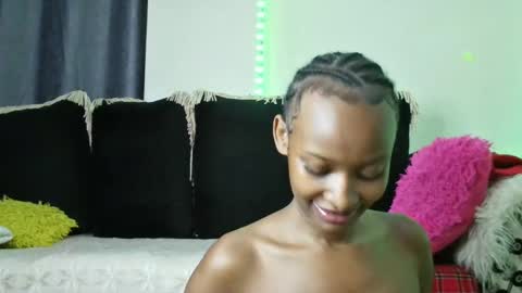 Snapshot of cute_annah chatting on 12.19.24 cute annah online show from 12.19.24