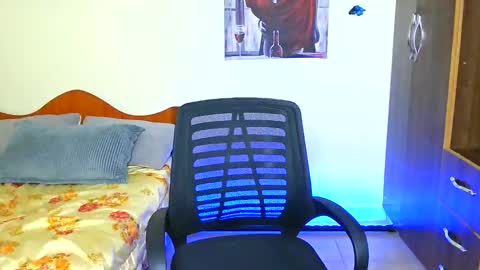 Snapshot of cute_annah chatting on 04.01.26 cute annah online show from 04.01.26