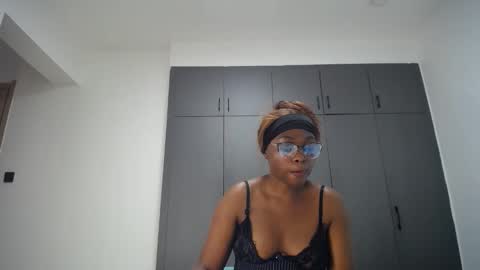 Liya online show from 04.25.26