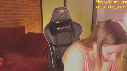 Everyday stream in the same time online show from 12.22.24