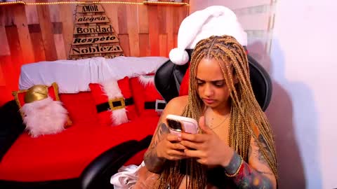    Independent Model online show from 12.14.24