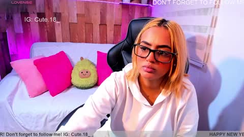    Independent Model online show from 01.05.25