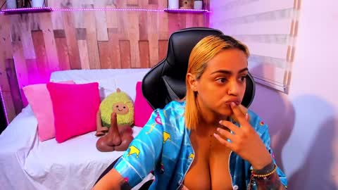    Independent Model online show from 01.11.25