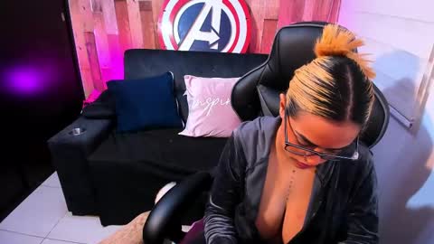    Independent Model online show from 03.09.25