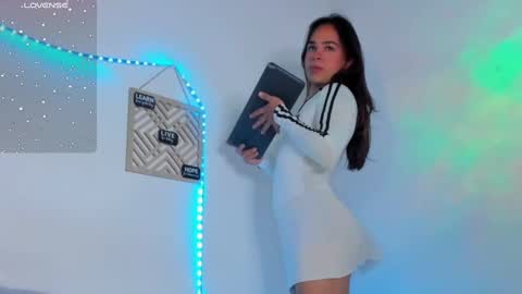 Snapshot of cute_horny12 chatting on 03.11.25 Cute horny1 online show from 03.11.25