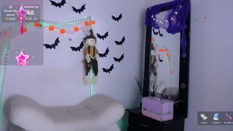 Snapshot of cute_horny12 chatting on 10.19.25 Cute horny1 online show from 10.19.25