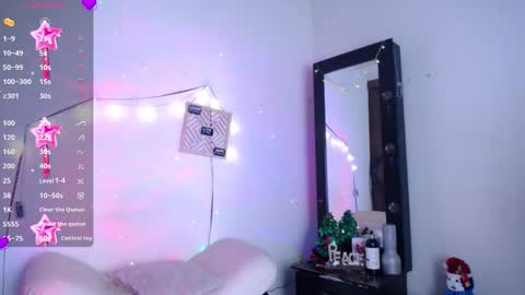 Snapshot of cute_horny12 chatting on 11.13.25 Cute horny1 online show from 11.13.25