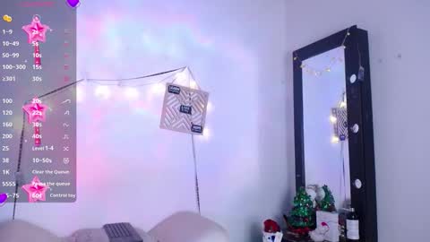 Snapshot of cute_horny12 chatting on 11.14.25 Cute horny1 online show from 11.14.25