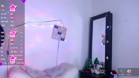 Snapshot of cute_horny12 chatting on 11.18.25 Cute horny1 online show from 11.18.25