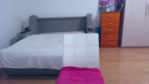 cute_jes online show from 01.06.25