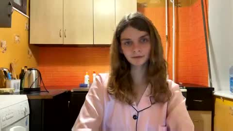 Snapshot of cute_kitte chatting on 12.26.24 cute_kitte online show from 12.26.24