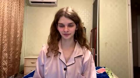 Snapshot of cute_kitte chatting on 09.30.25 cute_kitte online show from 09.30.25