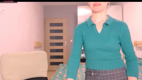 cute_lion_ online show from 01.14.26