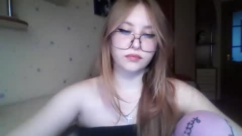 Snapshot of cute_minx chatting on 05.20.26 Veronica online show from 05.20.26