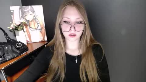 Snapshot of cute_minx chatting on 05.26.26 Veronica online show from 05.26.26