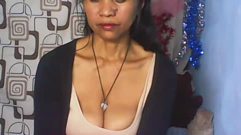 Snapshot of cute_moll chatting on 06.21.26 murielle online show from 06.21.26