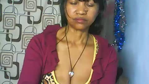 Snapshot of cute_moll chatting on 06.24.26 murielle online show from 06.24.26
