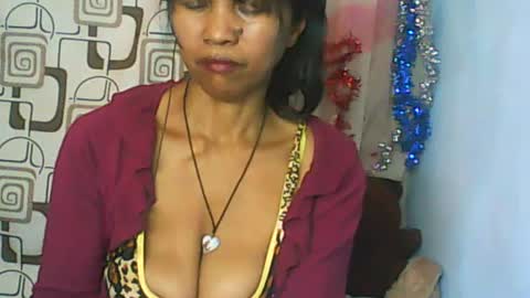 Snapshot of cute_moll chatting on 06.25.26 murielle online show from 06.25.26