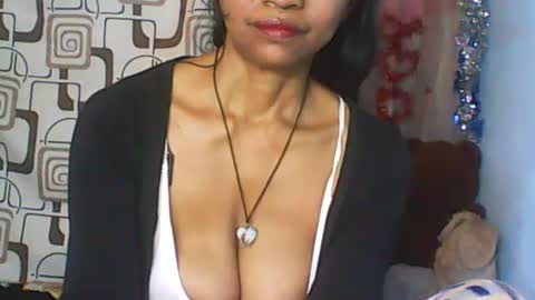 Snapshot of cute_moll chatting on 07.24.26 murielle online show from 07.24.26