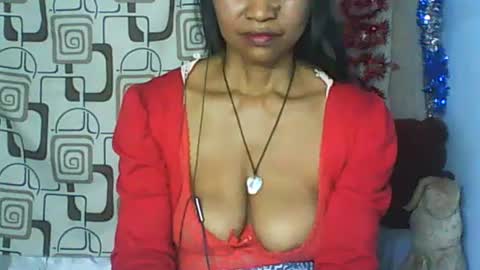Snapshot of cute_moll chatting on 07.31.26 murielle online show from 07.31.26