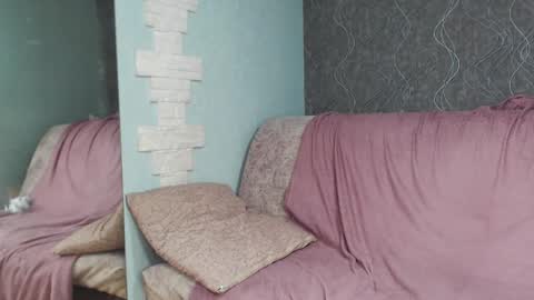 Snapshot of cute_oliver chatting on 02.25.25 Oliver online show from 02.25.25