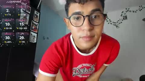 Snapshot of cute_sammy_1 chatting on 11.19.25 cute_sammy_1 online show from 11.19.25