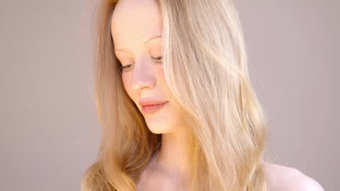  Hey im Kristina Thank you for your support  online show from 12.03.24