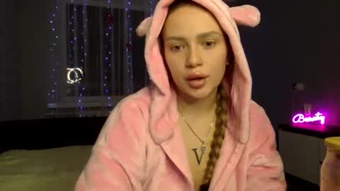 cute_shy06 online show from 12.19.25