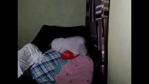 Snapshot of cute_slut09 chatting on 02.12.26 Mimi online show from 02.12.26