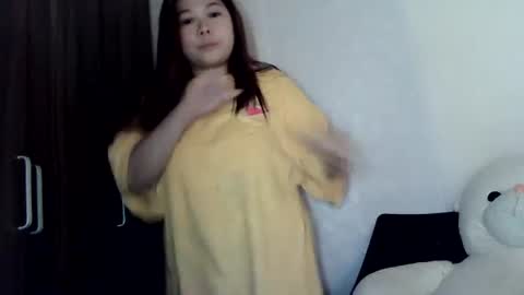 Snapshot of cute_slut09 chatting on 07.18.26 Mimi online show from 07.18.26