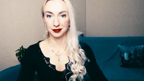 cute_smile_shy online show from 01.10.25