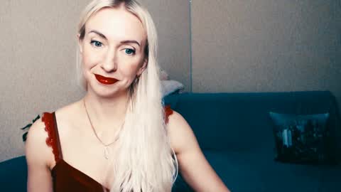 cute_smile_shy online show from 01.14.25