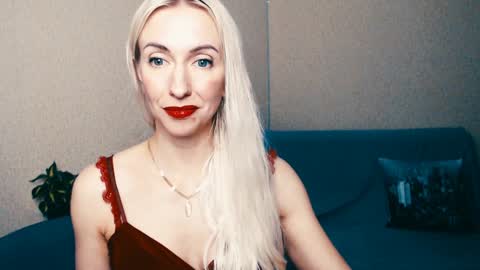 cute_smile_shy online show from 01.14.25