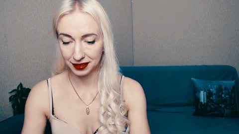 cute_smile_shy online show from 02.02.25