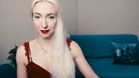 cute_smile_shy online show from 02.06.25