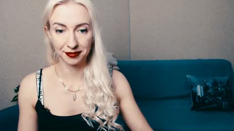 cute_smile_shy online show from 02.07.25