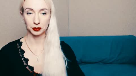 cute_smile_shy online show from 02.25.25