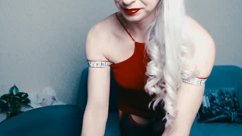 cute_smile_shy online show from 02.28.25