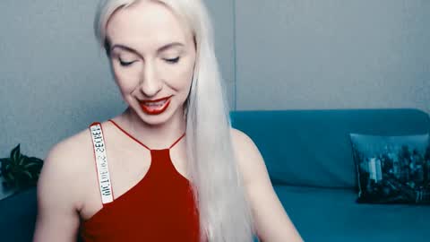 cute_smile_shy online show from 03.04.25