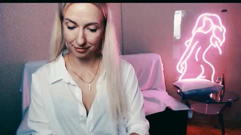 cute_smile_shy online show from 09.08.25