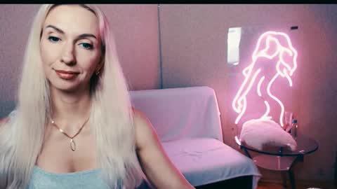 cute_smile_shy online show from 09.16.25